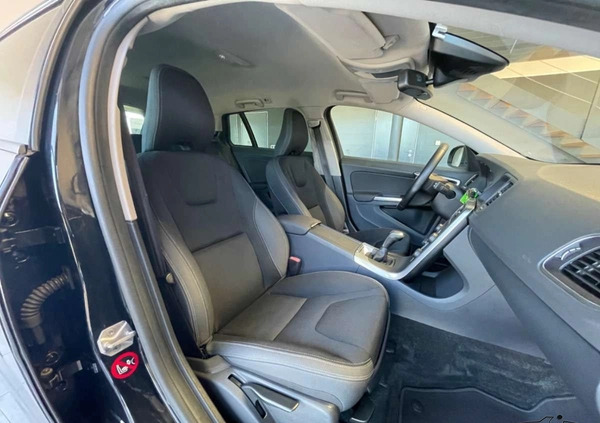 Volvo V60 cena 45500 przebieg: 204000, rok produkcji 2014 z Praszka małe 254